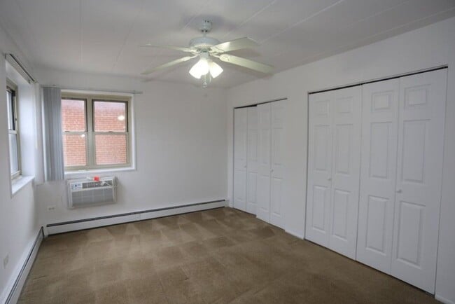 Building Photo - 2349 W Jarvis Ave