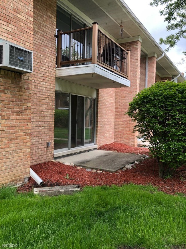 Building Photo - 2 br, 1 bath Condo - 1201 Island Dr