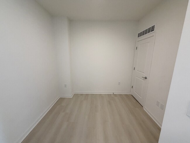 Foto del edificio - 5587 Millenia Blvd