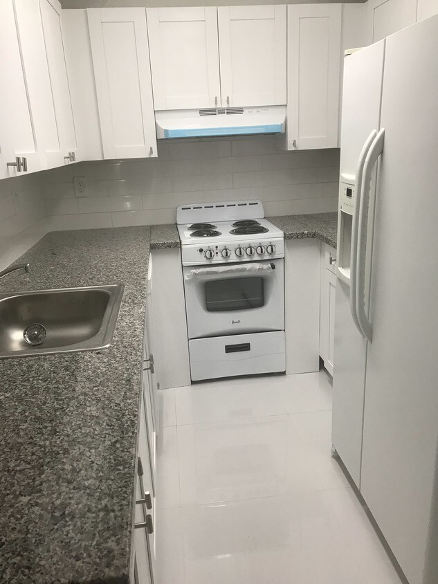 Foto principal - 9682 Fontainebleau Blvd