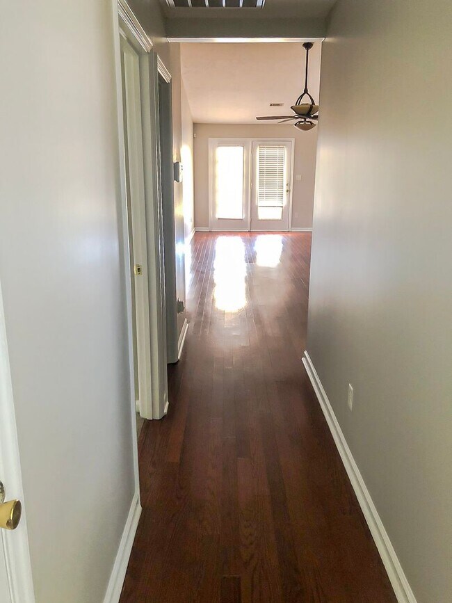 Building Photo - 2 Bed 2 Bath Townhome in Augusta!