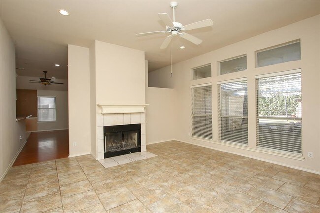 Foto del edificio - 7809 Hightower Dr