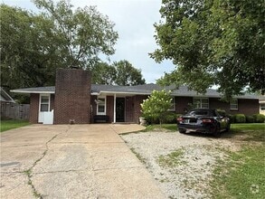 Building Photo - 1816 Ross Ave