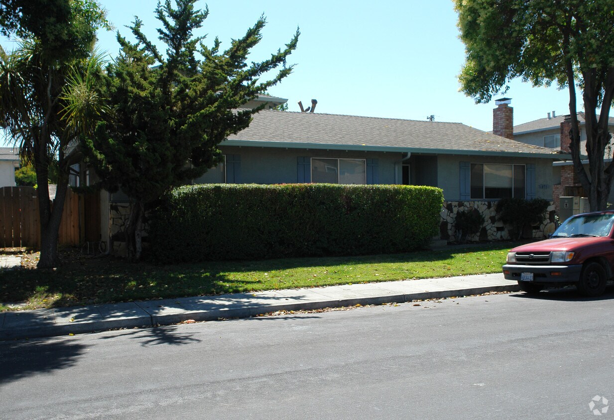 Building Photo - 871 Burbank Dr