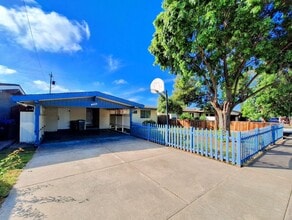 Building Photo - 3338 Pepper Tree Ln