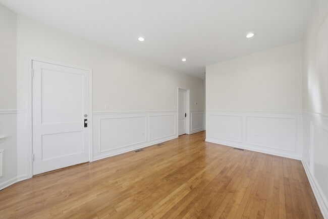 Building Photo - 5432 W 23rd St