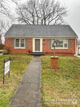 Building Photo - 2605 Southview Dr