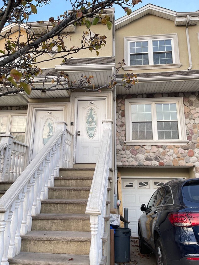 222 Dartmouth Loop, Staten Island, NY 10306 House for Rent in Staten