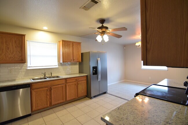 Foto del edificio - 214 Timber Ridge Dr