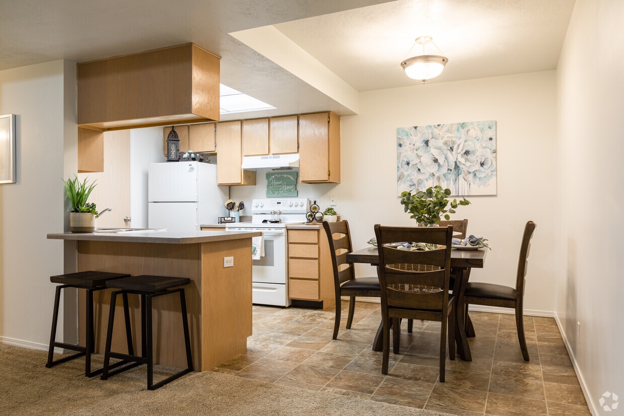 Cascade Springs Apartments in West Jordan, UT