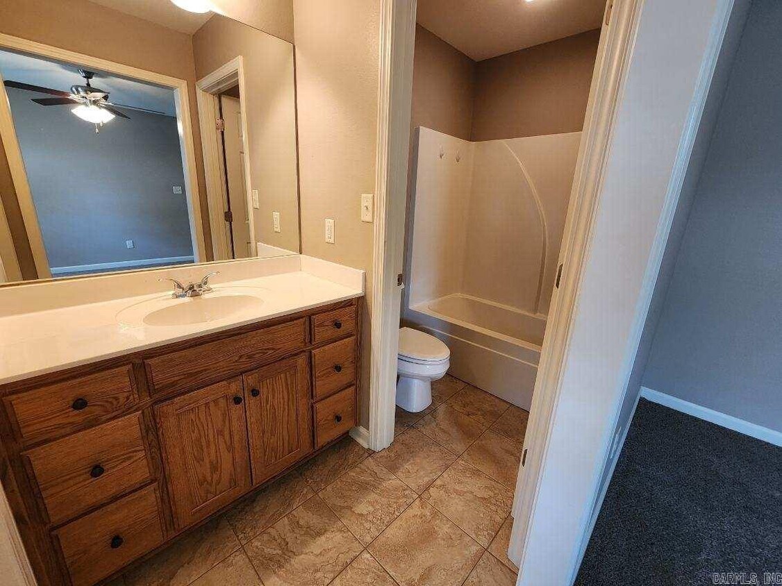 Foto del edificio - 3501 Terrace Hill Ct