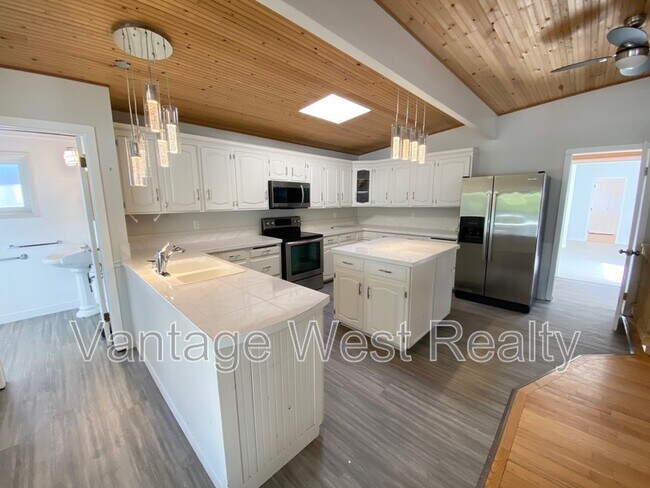 Photo du bâtiment - 1319 Kelglen Crescent