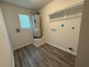 Building Photo - 15535 Taylorcrest Dr