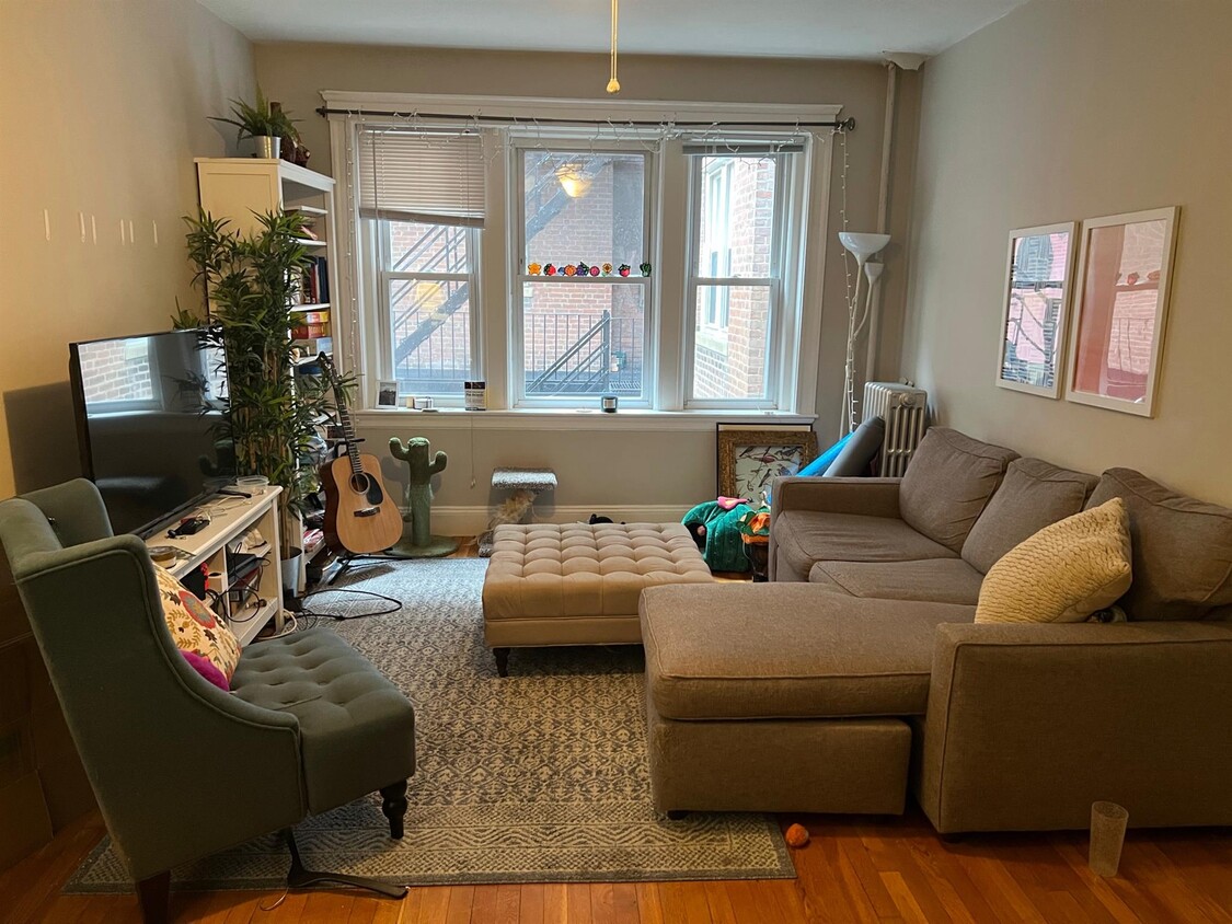 Primary Photo - 1 Gray St