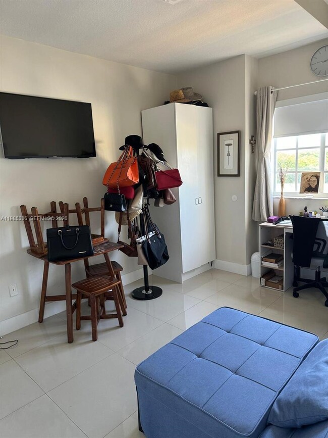 Building Photo - 5271 SW 8th St