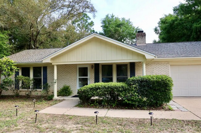 Building Photo - 4020 Claiborne Cir