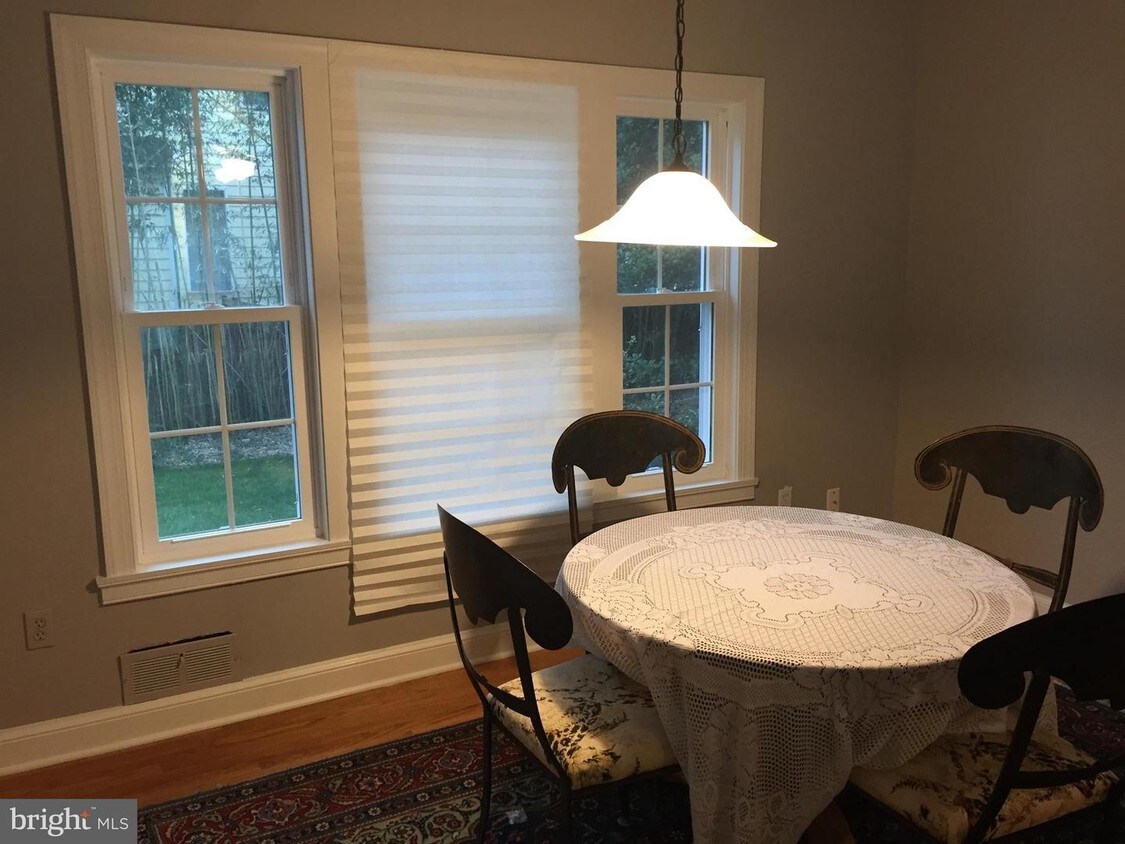 Foto principal - 5914 Kingswood Rd