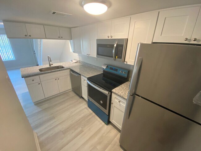 Building Photo - 307 Wilson Ave