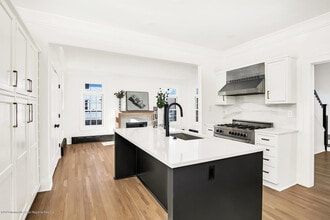 Building Photo - 23 Lincoln Ave