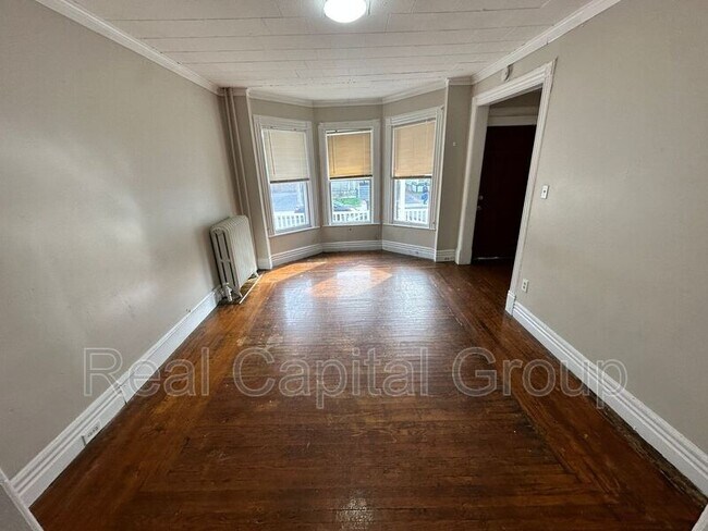 Building Photo - 431 Morris St
