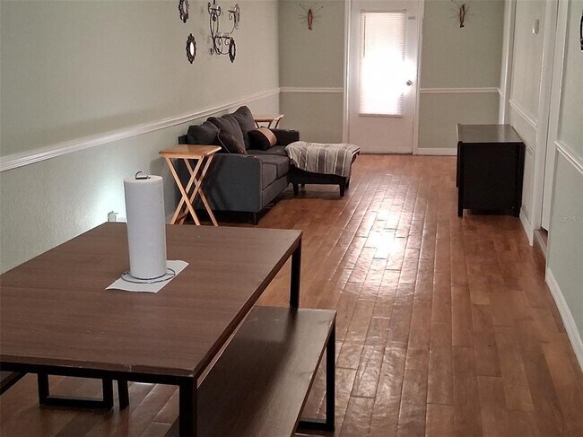 Foto del edificio - 14915 Old Dixie Hwy