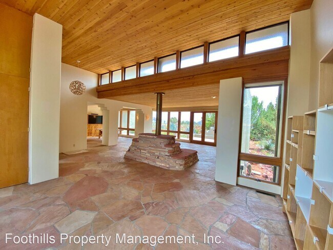 Building Photo - 3 br, 3.5 bath House - 155 Linda Vista