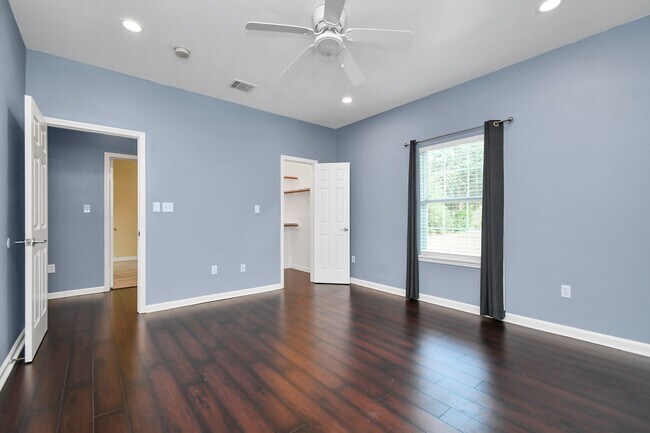 Foto del edificio - 9006 Ledge St