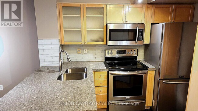 Building Photo - 188 Doris Ave