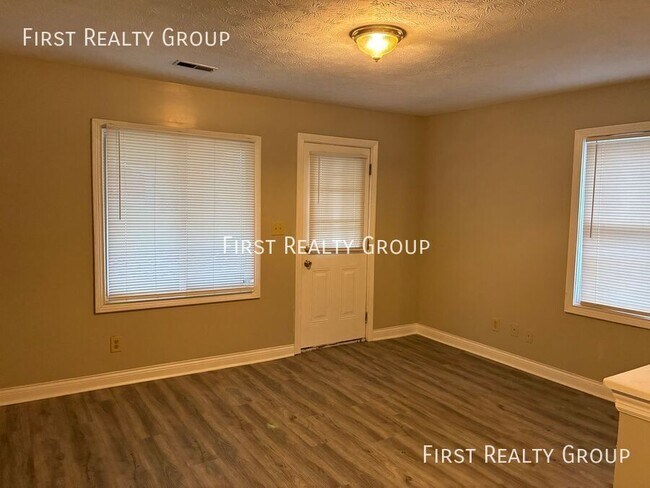 Foto del edificio - 7260 Mentz Rd