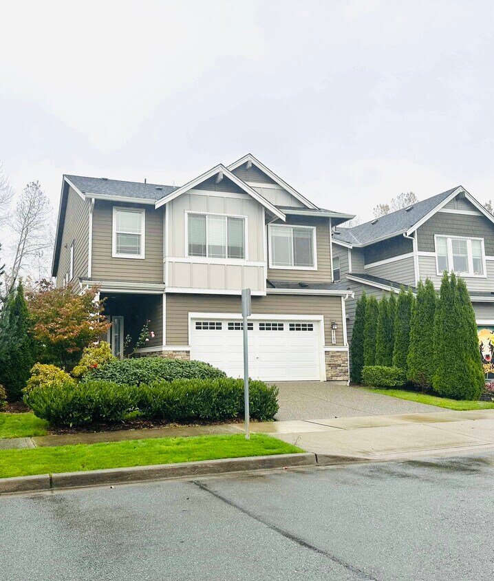 Primary Photo - 3107 44th St SE