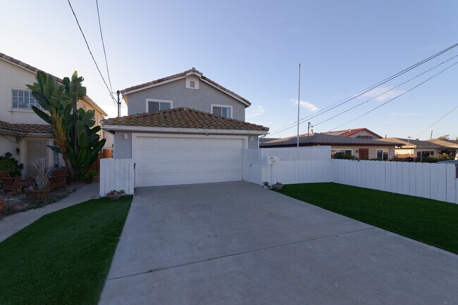 Building Photo - 948 Emory St