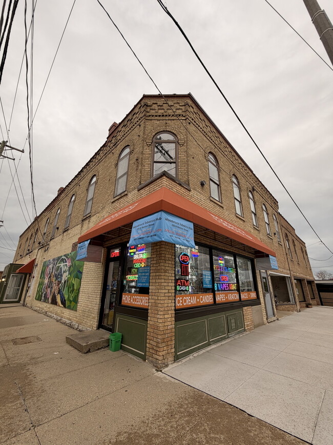 Building Photo - 226 N Benton St