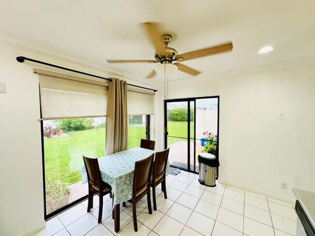 Foto del edificio - 5077 Forsythia St