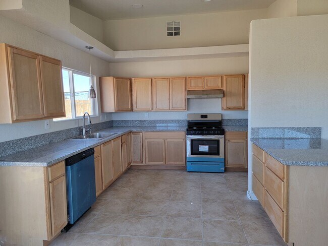 Foto del edificio - For Rent – 3 Bed / 2 Bath Single Family Ho...
