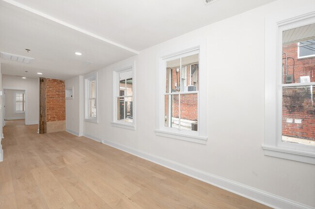 Foto del edificio - 112 N Market St