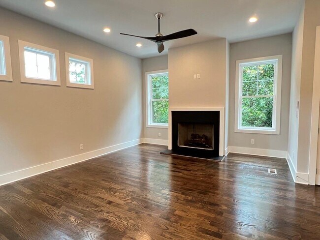 Foto del edificio - 1819 Huntington Hills Ln NW