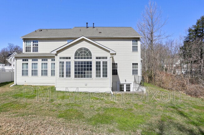 Building Photo - 7232 Lyndsey Way