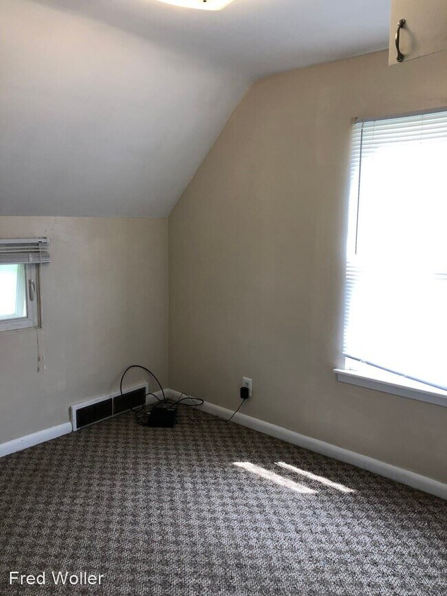 Building Photo - 1328 3rd St