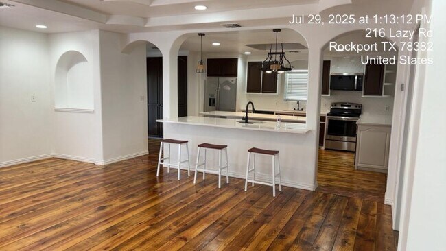 Foto del edificio - 216A Lazy Rd