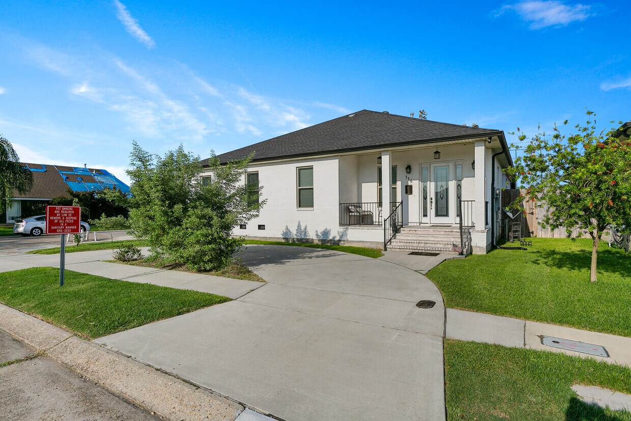 114 Gelpi Ave Unit 1, Kenner, LA 70065 Room for Rent in Kenner, LA
