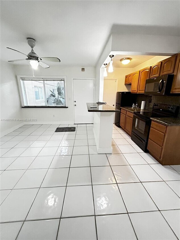 6310 SW 79th St Unit 3, South Miami, FL 33143 Room for Rent in South