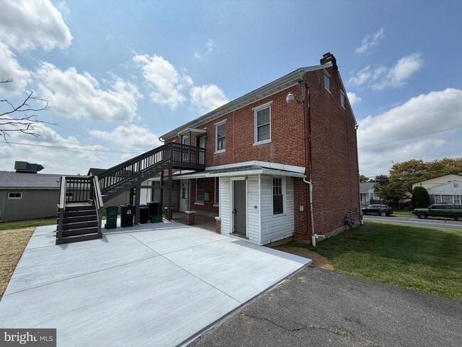 Foto del edificio - 1530 New Holland Rd