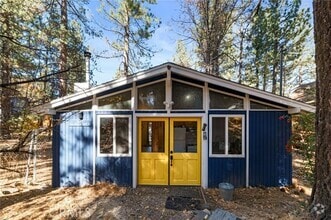 Building Photo - 1141 W Alta Vista Ave