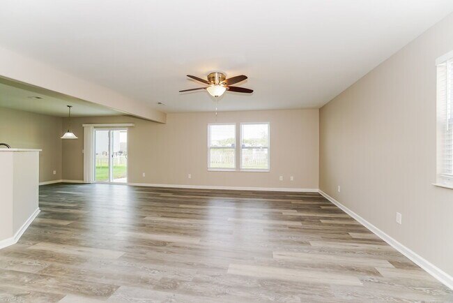 Building Photo - 4877 Grimm Dr
