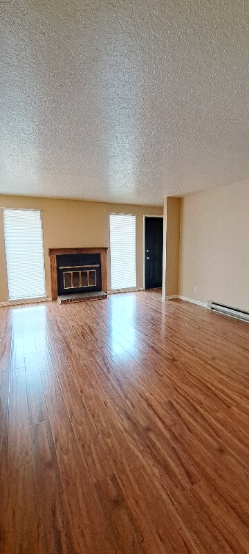 Building Photo - 753 Meadows Dr