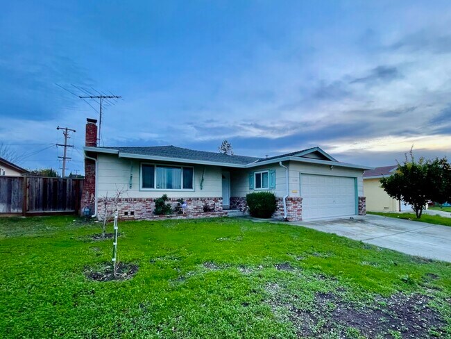 Building Photo - 1204 Park View Dr
