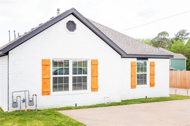 Foto del edificio - 1975 W Deane St