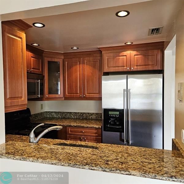 Foto del edificio - 10031 Winding Lake Rd