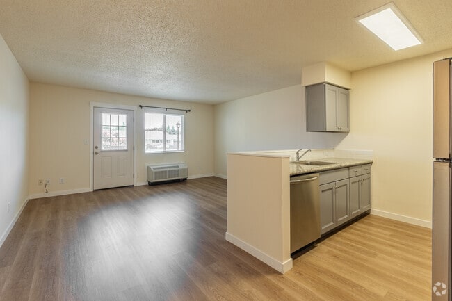 1BR, 1BA - 670SF - Kitchen - Laurel on 2nd