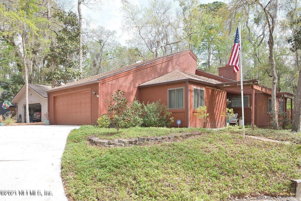 Foto principal - 2481 Sylvan Chase Dr